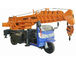 Petit grue hydraulique montée de tricycle par camion mobile 3 - 5 tonnes pour la construction fournisseur